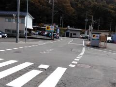 　山寺駅前に到着です。