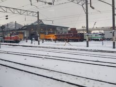 函館駅構内には「函館運転所」があり、車両の整備を"そこそこ"行っています。笑