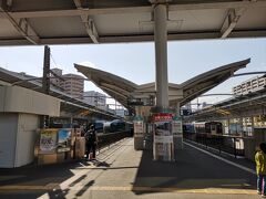 高松駅到着。

ホーム側を振り返って撮影。