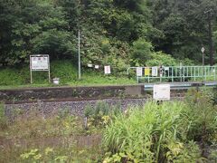 小幌駅を高速で通過。