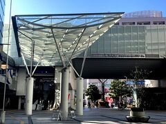 １＜シン・ハママツ駅＞
　ちょっと斬新な感じの遠州鉄道・西鹿島線の始発駅「新浜松」。エヴァイベント期間中は「シン・ハママツ」となっています。