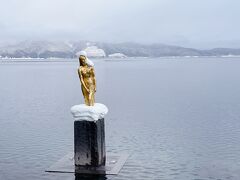 永遠の若さと美貌を願い、湖神となったと伝えられる、伝説の美少女たつこ姫です。