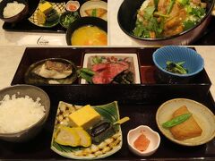 朝食は和食で、鯛茶漬け(上)とローストビーフ(下)の2種類