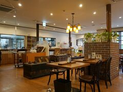 神橋から数停留所先にある金谷カテッジイン・レストラン＆ベーカリーに立ち寄りました。軽めの（量的にも値段的にも）食事がいただけるお店です。