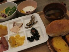 朝食
種類が多くて、カレーを食べられなかったのが、少し心残り
他にも団体がいて、かなり混雑していた