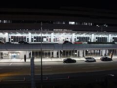 朝６時前に羽田空港到着

コロナ禍で車移動する人が多く、そこそこ駐車場は埋まってました