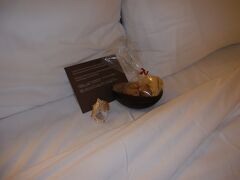 ビーチから戻るとベッドの上に貝とクッキーとメッセージがありました。
粋な計らいに嬉しくなりました(*^_^*)