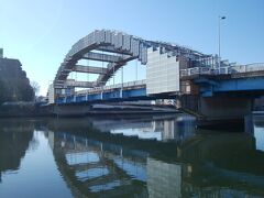 尾竹橋
この時は工事中で鉄筋部分が覆われていました。

隅田川から荒川はこの辺では近いので、荒川まで歩いていきます。