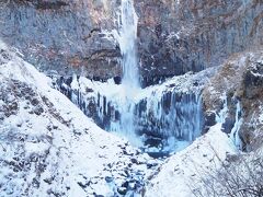 すごーく久しぶりの華厳の滝！
家族では日光には4トラ始める前に来たことあるのですが、その時には湯滝の方へ行ってこちらには来なかったはず。。

今回は氷瀑を見たいな～と思って来ました。