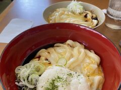 外宮のすぐ目の前の「外苑」で伊勢うどんを食べました。
初伊勢うどん。
聞いていた通り、うどんに腰が無い。
胃腸にはやさしそう。