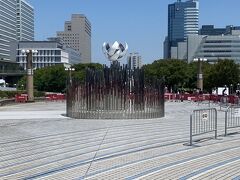 さすがにダラダラするだけも勿体ないので、翌日はお台場まで移動して東京オリンピックの聖火台見てきました。