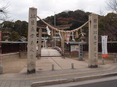 鶴羽根神社に来ました。