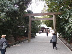 本宮へ向かう前に、上知我麻神社に行きます。