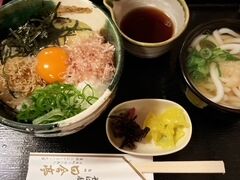 年末で開いているお店が少なくて、通りがかったこのお店でランチをいただきました。