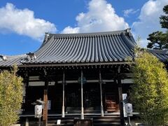 そして京都御苑に隣接している梨木神社にもお参りをしました。