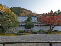 帰ろうと思っていたら、「南禅寺方丈庭園」を発見。せっかくここまで来たんだし、ちょっと覗いてみようかねぇ…と入ってみることに。
入場料は600円でした。