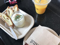 このEggslutというお店のら半熟卵がプリンの瓶に入ってる？みたいなやつがマジでめちゃくちゃ美味かった。
日本でも流行りそうな繊細な味付けでした！と思ったら最近渋谷の宮下パークのところにこのお店が入ってました！同じものがあるかわからないけど、めちゃくちゃオススメです。