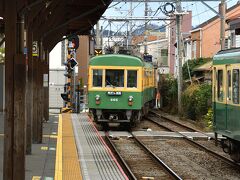 長谷駅で下車。乗って来た３００形＋１０形をお見送り。
