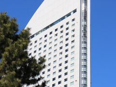 ヨコハマグランドインターコンチネンタルホテル。
青と白のコントラストが美しい。