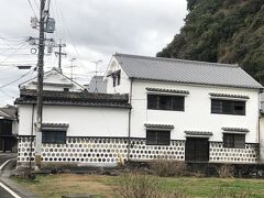 白壁の土蔵