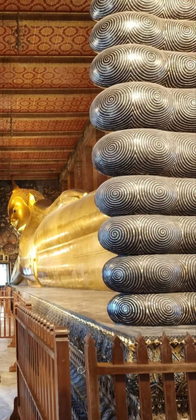 今年のワット・ポーです。バンコクにいる知人が撮りました。