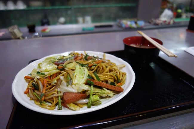 お昼は沖縄風焼きそばを