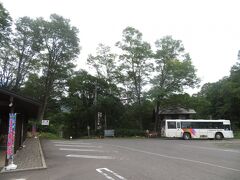 長野駅から路線バスで戸隠キャンプ場へ。