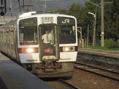 入って来た磐越西線普通電車の会津若松行き。