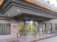 駅から徒歩数分の便利なホテル・アルファ－ワン会津若松にお泊りします。