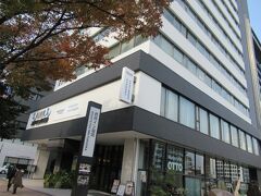 道を挟んで
ホテル「西鉄イン福岡」