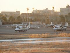 調布飛行場の駐機場には伊豆諸島と結んでいるドルニエが並んでいます
数時間後には調布から伊豆諸島各所へ今年の1番機が飛び立ちます

コロナ禍の影響が著しい飲食業と観光業そして旅客輸送業
厳しい経営かもしれませんが、今年も安全第一でお願いします