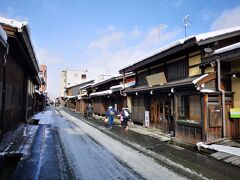 手書きの模様の入ったものはお高いけれど、念願の渋草焼きを購入。