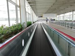 さて、那覇空港から羽田空港に行きます。

モノレールのゆいレールで那覇空港駅に着きました。