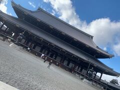 予定していたのは上賀茂神社までだったんですが
意外と時間が余ったので東本願寺へ。

東本願寺も来るのは初めてです。
この日は初めて訪れる場所ばかりですね。