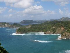 この展望台からの景色が私は一番気に入りました。
小港海岸からコペペ海岸、二見湾にかけて美しい島々が見えました。