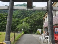 さてお腹もいっぱいになったところで「五龍王神社」へ参拝です。