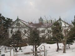 1883年に建てられた　新潟県政記念館。

歴史ある洋館で昔の議事堂。

国の重要文化財。