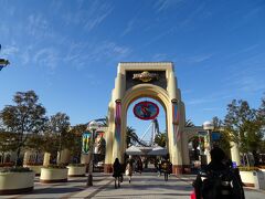 さぁ、並びますよ。
天気は良いけどまぁまぁの寒さ。

いや、道産子だからってちょっと薄着で来たからねｗ
ヒートテックは着てるよ。
貼るカイロもつけてるよ。