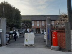 さて、富岡製糸場に入ります！
入場料は１０００円なり。