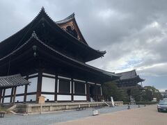 旅の締めくくりは東福寺です。

実は東福寺も初めて訪れます。
有名どころだけど来たことなかったんですよね。
東福寺広かったです。