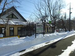 １０：１２　大沼公園駅に停車