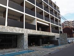 HOTELはスーツケースを転がしながら歩いても、京都駅八条西口から3分強の便利な立地にある“SAKURA TERRACE THE GALLERY”。
詳しい口コミは下記をご覧くださいませ。
https://4travel.jp/dm_hotel_tips/14591446