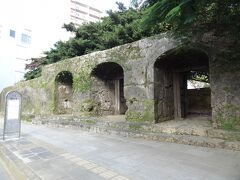 旧崇元寺石門
