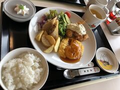 お子様ランチ

私の食べた特製酸辣湯麺は撮り損ねました…美味しくいただきました