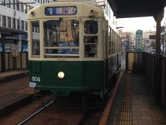 チェックアウトして、長崎市電五島町電停から市電に乗り浦上方面へ。1乗車120円の市電は、500円の1日乗車券を有効に使って元を取った。