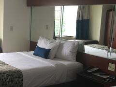 スピードウェイ博物館の後、Microtelというモーテルにチェックイン。新しくて安価、おススメです。

スピードウェイ博物館では↓
https://4travel.jp/travelogue/11574014