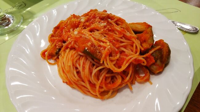 野菜のトマトソースパスタ