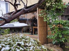 日本庭園に雪が似合いました