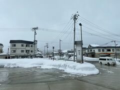 朝9:30くらいの東京駅発のつばさに乗っていざ大石田駅へ！定刻よりちょっと遅れて12:30前に到着しました。

駅の前はすごい雪！！！テンション爆上がり！！