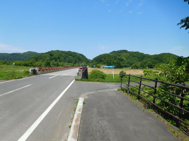 徒歩10分程で橋が見えてきました。問寒別の集落はここでおしまい。